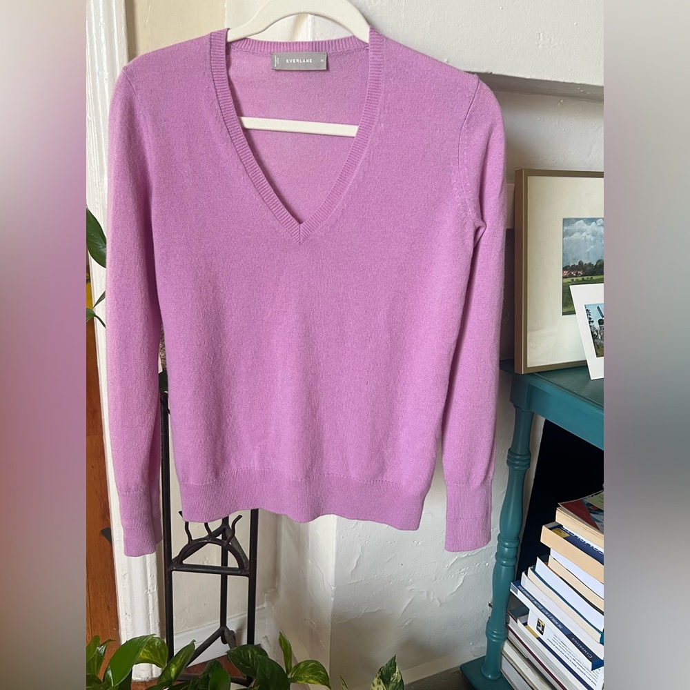 EVERLANE Cashmere Lilac Sweater - EXC. Condition - XS